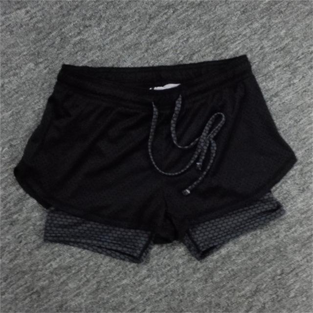 Спортивные женские шорты