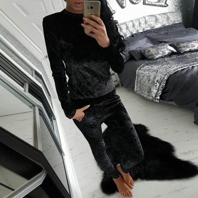Бархатный женский костюм