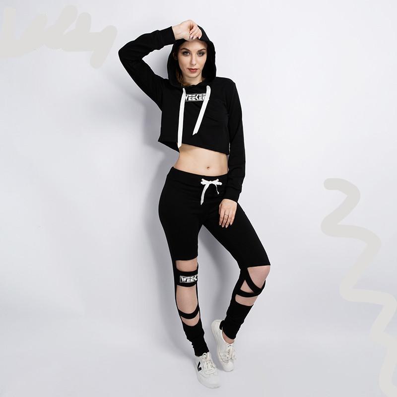 Черный спортивный костюм